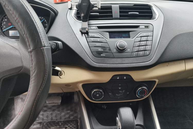 Used Ford Escort 2017 Revised Version 1.5L Automatic Comfort Edition Audio And AC Panel