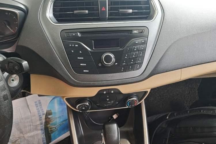 Used Ford Escort 2017 Revised Version 1.5L Automatic Comfort Edition Audio And AC Panel