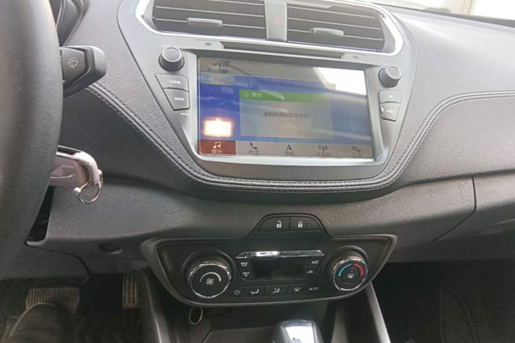Used Ford Escort 2017 Happiness Edition 1.5L Automatic Fashion Version Audio And AC Panel