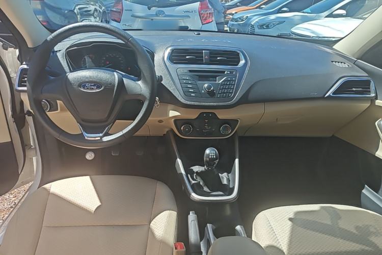 Used Ford Escort 2017 Revised Version 1.5L Manual Comfort Edition Center Console