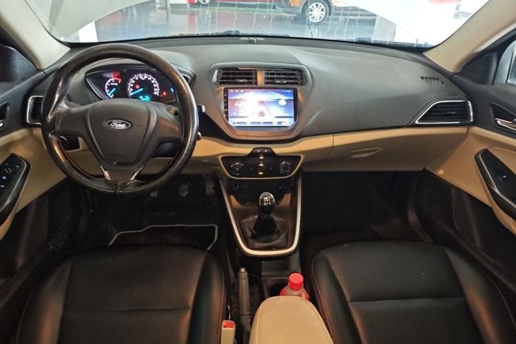 Used Ford Escort 2017 Revised Version 1.5L Manual Comfort Edition Center Console