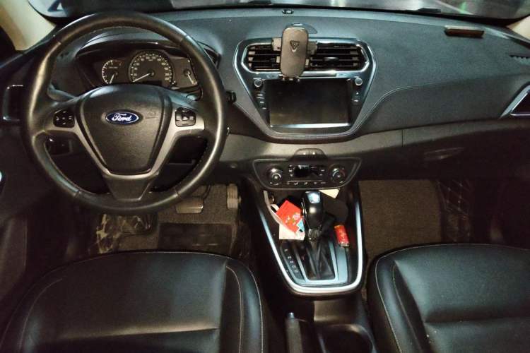 Used Ford Escort 2017 Happiness Edition 1.5L Automatic Fashion Version Center Console