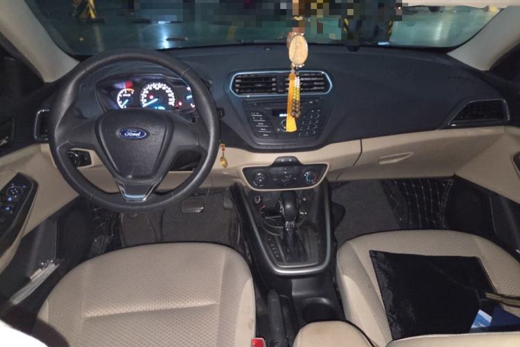 Used Ford Escort 2017 1.5L Automatic Comfort Model Center Console