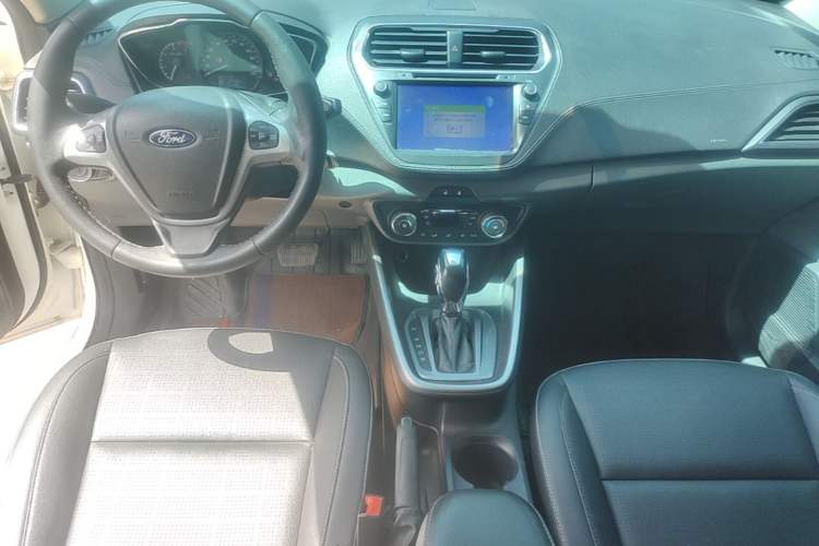 Used Ford Escort 2017 Happiness Edition 1.5L Automatic Fashion Version Center Console