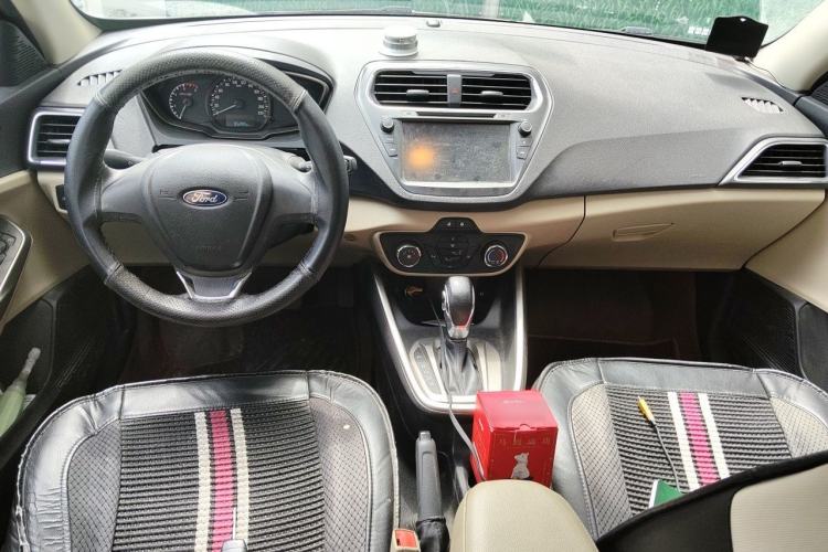 Used Ford Escort 2017 Revised Version 1.5L Automatic Comfort Edition Center Console