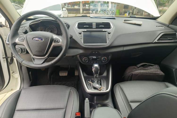 Used Ford Escort 2017 Happiness Edition 1.5L Automatic Fashion Version Center Console