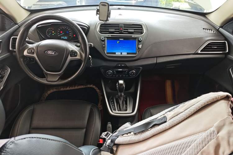 Used Ford Escort 2017 Happiness Edition 1.5L Automatic Fashion Version Center Console