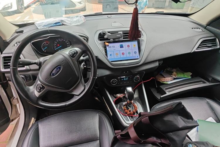 Used Ford Escort 2017 Happiness Edition 1.5L Automatic Fashion Version Center Console