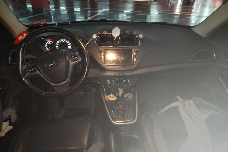 Used Ford Escort 2017 Happiness Edition 1.5L Automatic Fashion Version Center Console