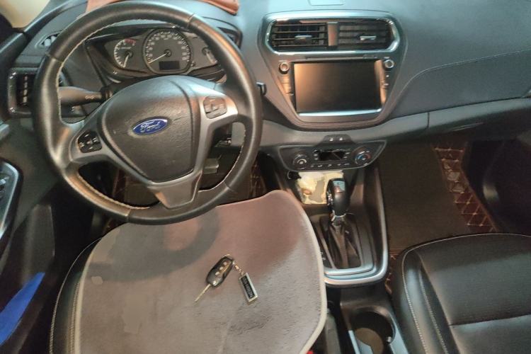 Used Ford Escort 2017 Happiness Edition 1.5L Automatic Fashion Version Center Console