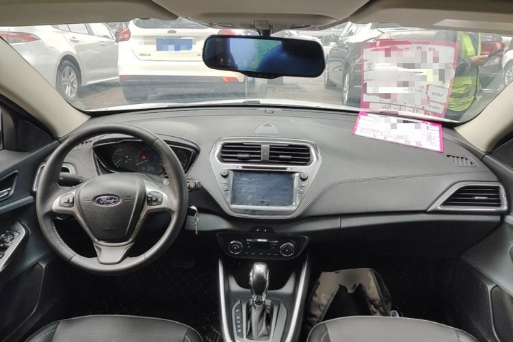 Used Ford Escort 2017 Happiness Edition 1.5L Automatic Fashion Version Center Console