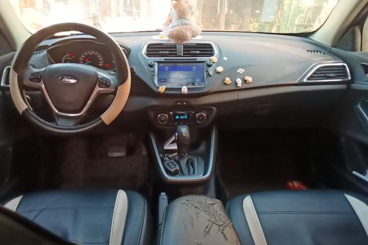 Used Ford Escort 2017 Happiness Edition 1.5L Automatic Fashion Version Center Console