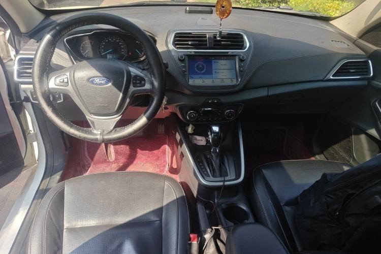 Used Ford Escort 2017 Happiness Edition 1.5L Automatic Fashion Version Center Console