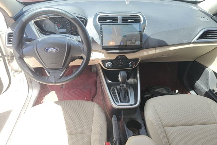 Used Ford Escort 2017 Revised Version 1.5L Automatic Comfort Edition Center Console