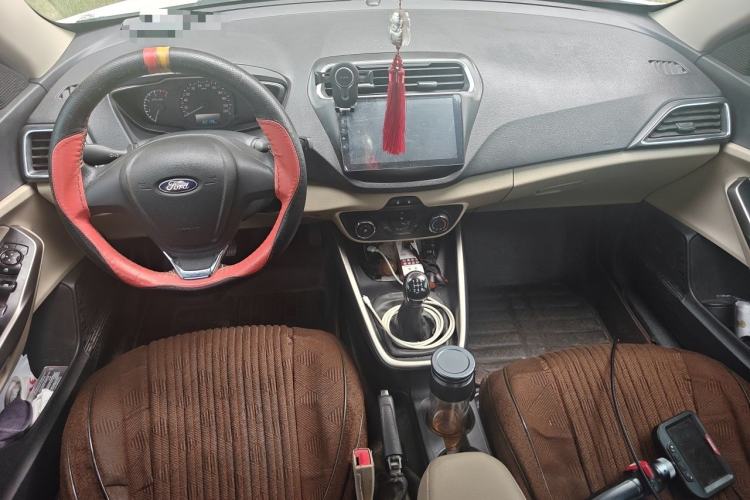Used Ford Escort 2017 1.5L Manual Comfort Model Center Console