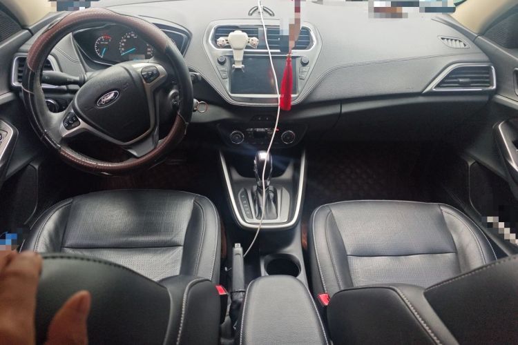 Used Ford Escort 2017 Happiness Edition 1.5L Automatic Fashion Version Center Console