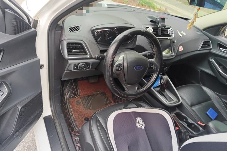 Used Ford Escort 2017 Happiness Edition 1.5L Automatic Fashion Version Center Console
