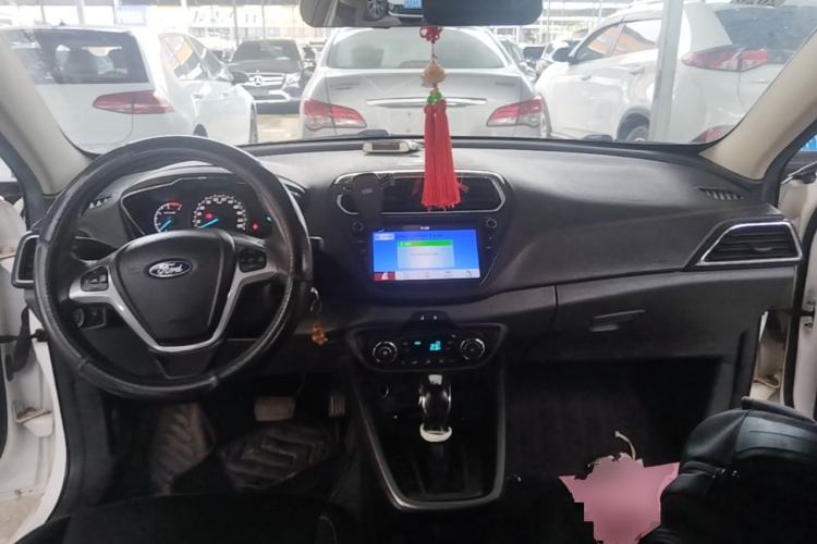 Used Ford Escort 2017 Happiness Edition 1.5L Automatic Fashion Version Center Console