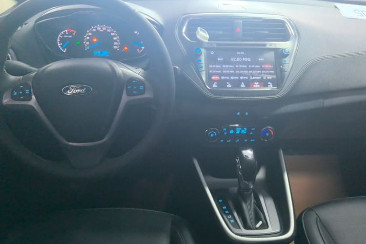 Used Ford Escort 2017 Happiness Edition 1.5L Automatic Fashion Version Center Console