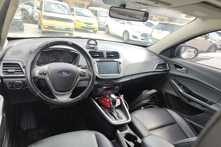 Used Ford Escort 2017 Happiness Edition 1.5L Automatic Fashion Version Center Console