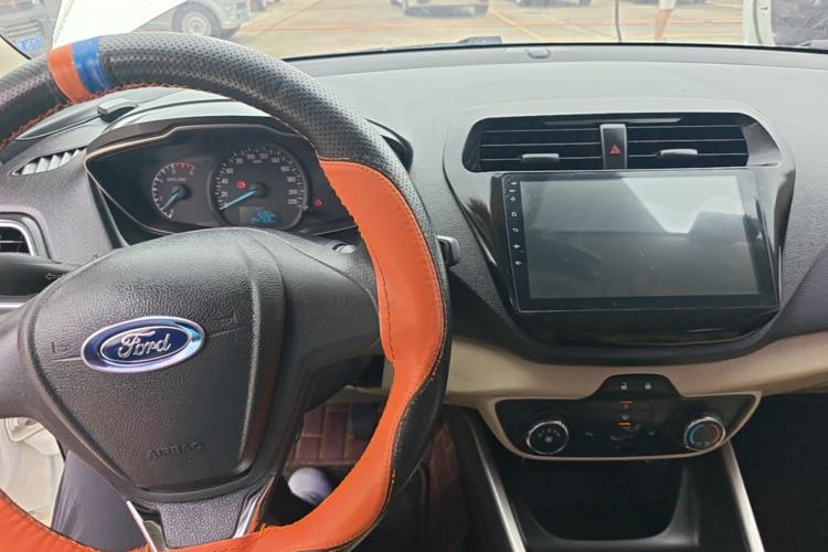 Used Ford Escort 2017 1.5L Manual Comfort Model Center Console
