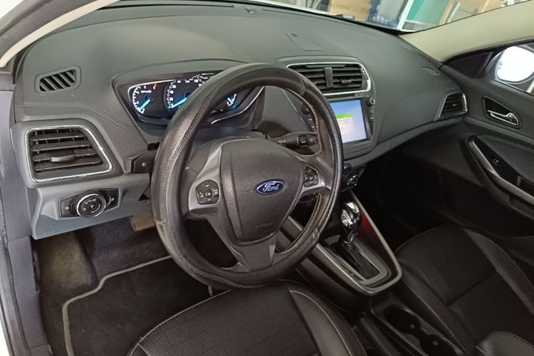 Used Ford Escort 2017 Happiness Edition 1.5L Automatic Fashion Version Center Console
