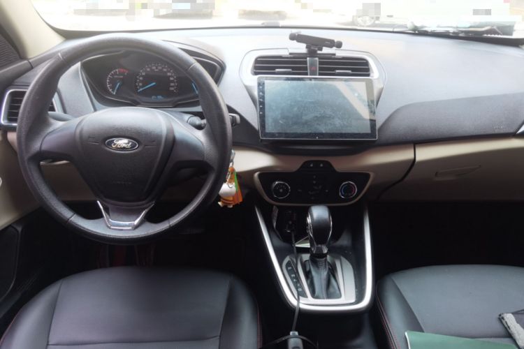 Used Ford Escort 2017 1.5L Automatic Comfort Model Center Console