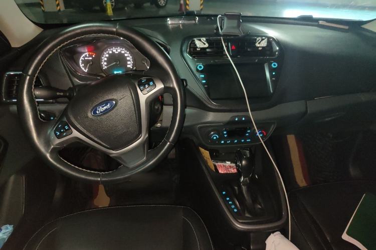 Used Ford Escort 2017 Happiness Edition 1.5L Automatic Fashion Version Center Console