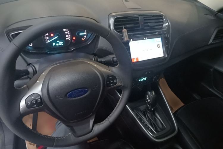 Used Ford Escort 2017 Happiness Edition 1.5L Automatic Fashion Version Center Console