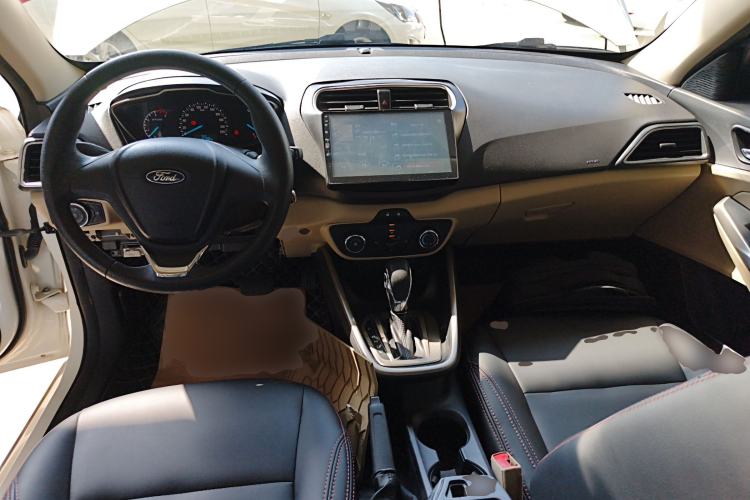 Used Ford Escort 2017 1.5L Automatic Comfort Model Center Console