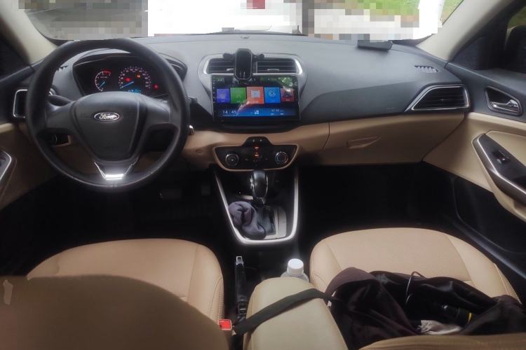 Used Ford Escort 2017 1.5L Automatic Comfort Model Center Console