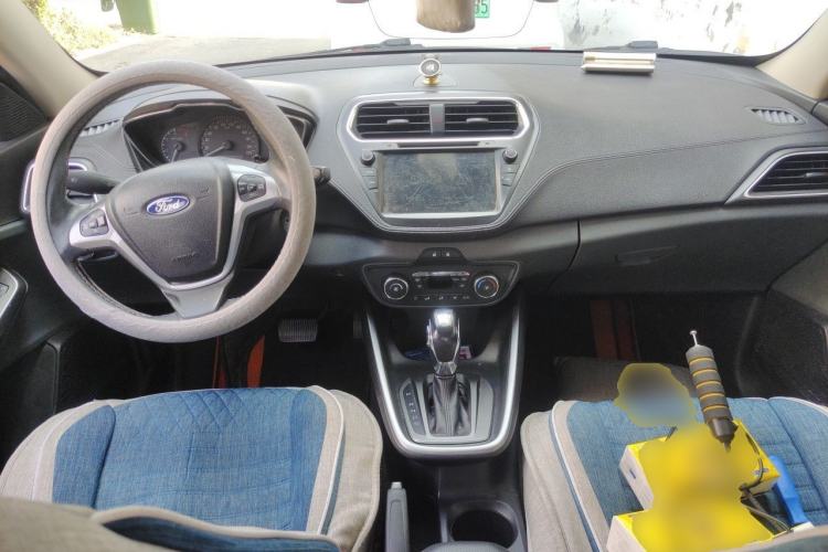 Used Ford Escort 2017 Happiness Edition 1.5L Automatic Fashion Version Center Console