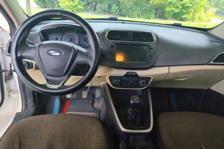 Used Ford Escort 2017 1.5L Manual Comfort Model Center Console