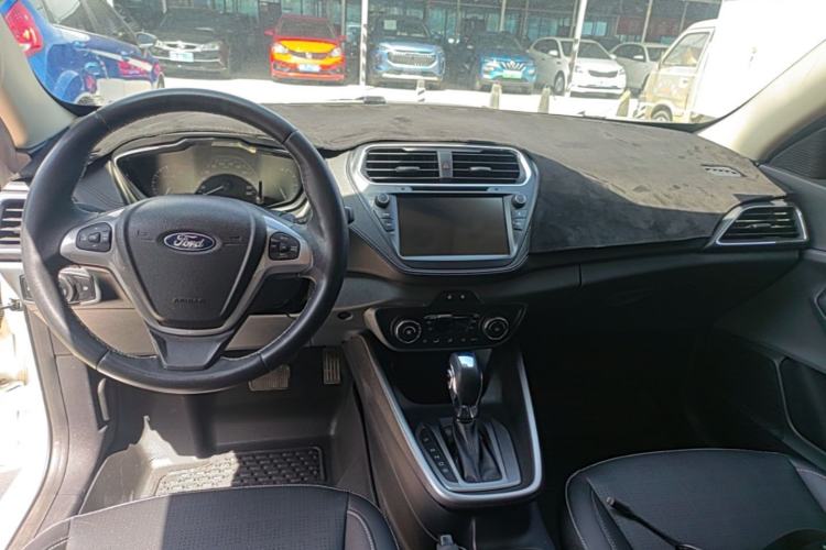Used Ford Escort 2017 Happiness Edition 1.5L Automatic Fashion Version Center Console