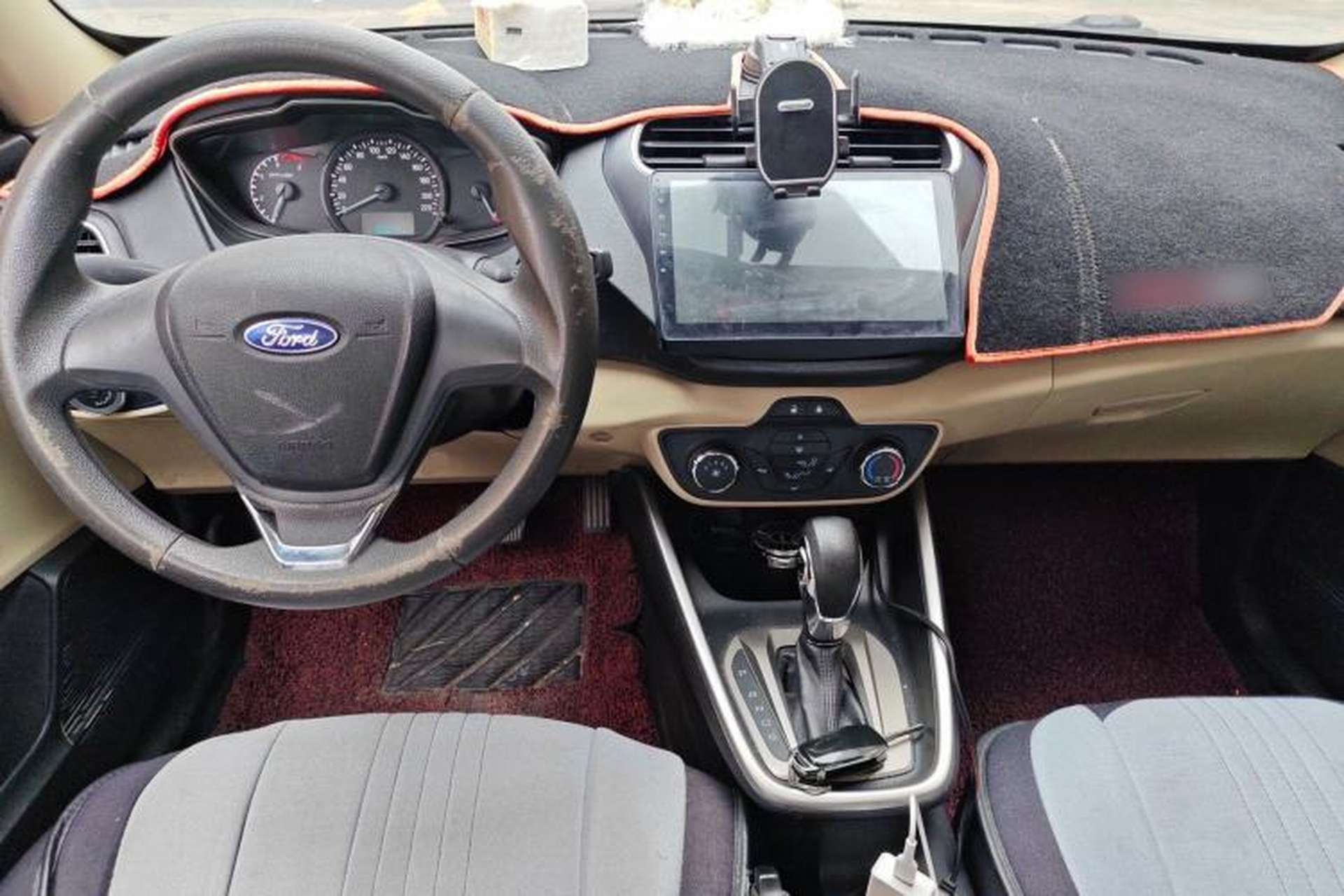 Used Ford Escort 2017 1.5L Automatic Comfort Model Center Console