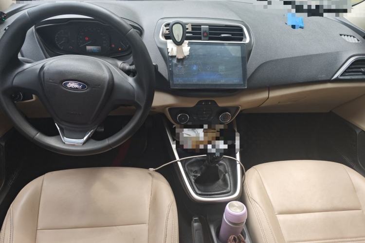 Used Ford Escort 2017 1.5L Manual Comfort Model Center Console