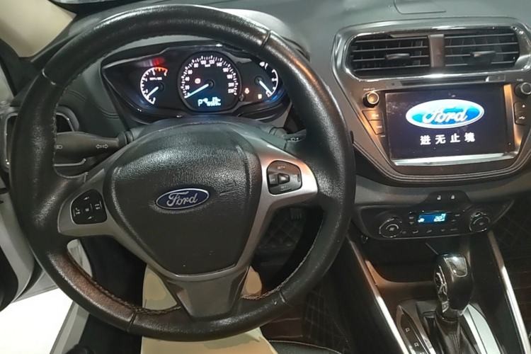 Used Ford Escort 2017 Happiness Edition 1.5L Automatic Fashion Version Center Console