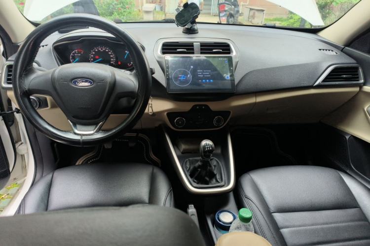 Used Ford Escort 2017 1.5L Manual Comfort Model Center Console