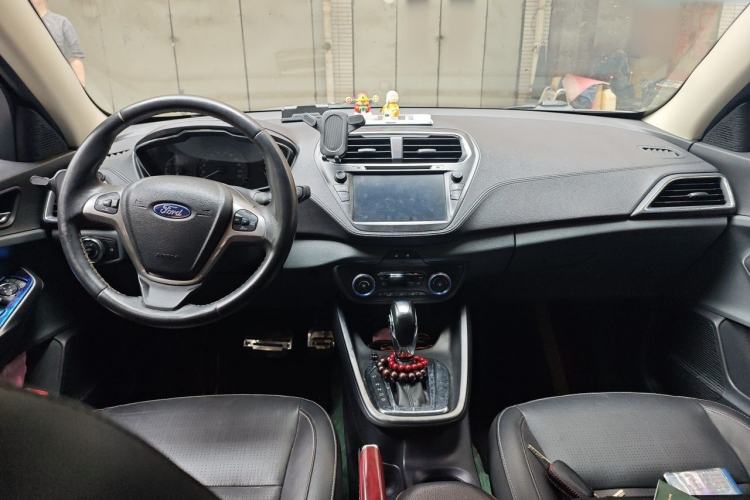 Used Ford Escort 2017 Happiness Edition 1.5L Automatic Fashion Version Center Console