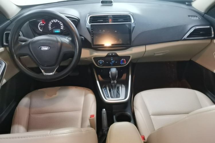 Used Ford Escort 2017 Revised Version 1.5L Automatic Comfort Edition Center Console