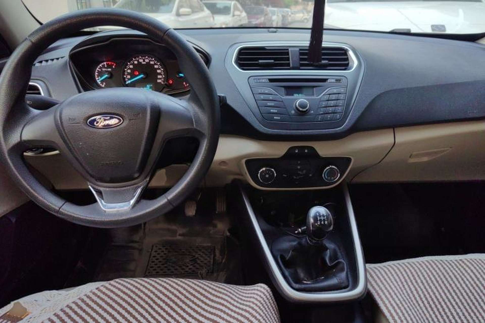 Used Ford Escort 2017 Revised Version 1.5L Manual Comfort Edition Center Console