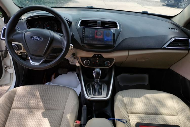 Used Ford Escort 2017 1.5L Automatic Comfort Model Center Console