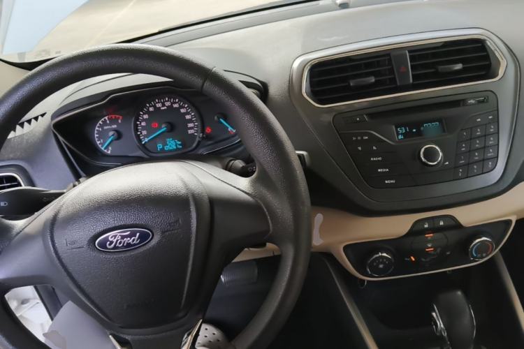 Used Ford Escort 2017 Revised Version 1.5L Automatic Comfort Edition Center Console