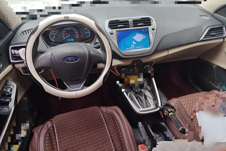 Used Ford Escort 2017 Revised Version 1.5L Automatic Comfort Edition Center Console