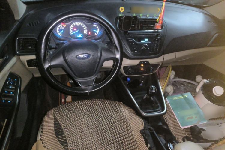 Used Ford Escort 2017 1.5L Manual Comfort Model Center Console