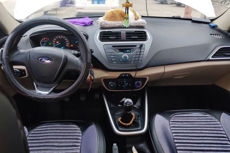 Used Ford Escort 2017 1.5L Manual Comfort Model Center Console