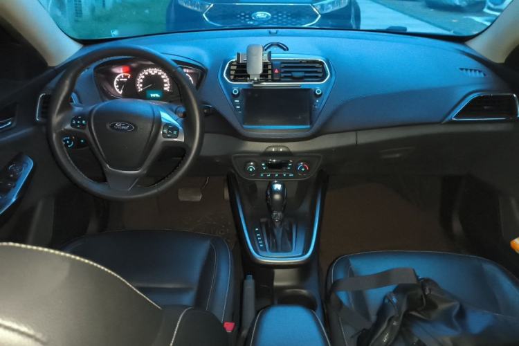 Used Ford Escort 2017 Happiness Edition 1.5L Automatic Fashion Version Center Console
