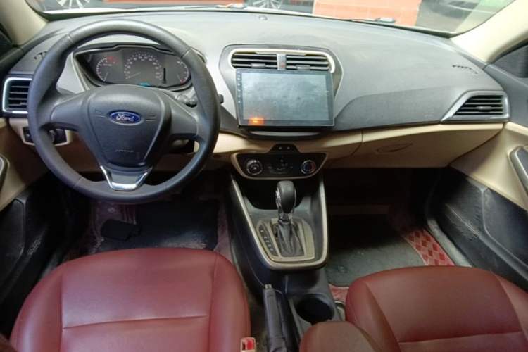 Used Ford Escort 2017 Revised Version 1.5L Automatic Comfort Edition Center Console