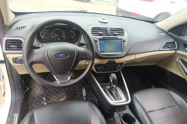 Used Ford Escort 2017 Revised Version 1.5L Automatic Comfort Edition Center Console