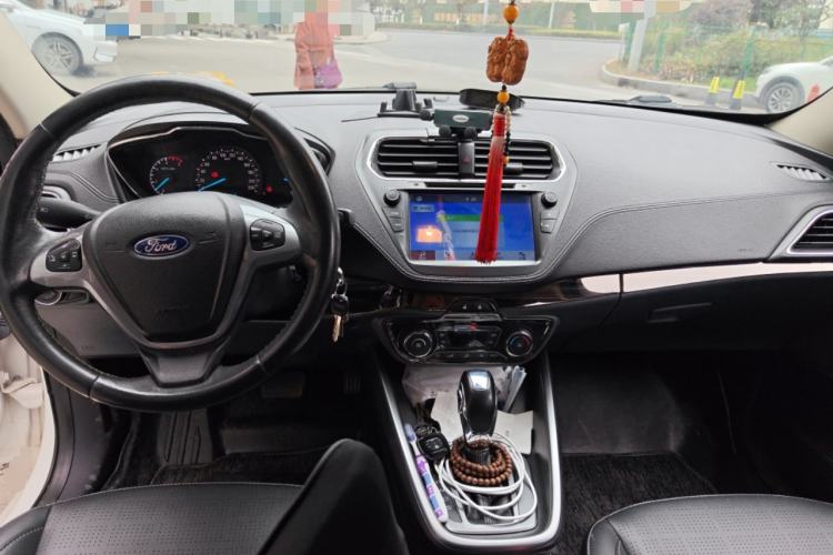 Used Ford Escort 2017 Happiness Edition 1.5L Automatic Fashion Version Center Console